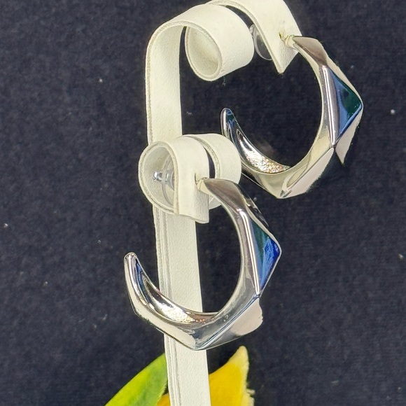 Lane Bryant Chunky Open Hoop Post Earrings in Gunmetal - Picture 4 of 9